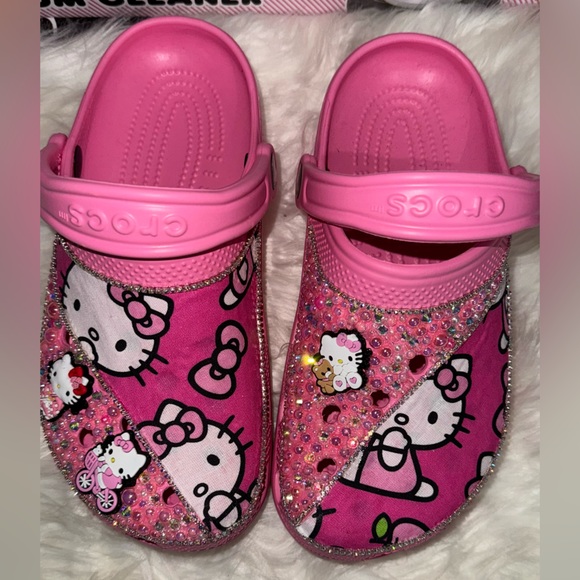 Customized hello kitty crocs - Picture 5 of 6